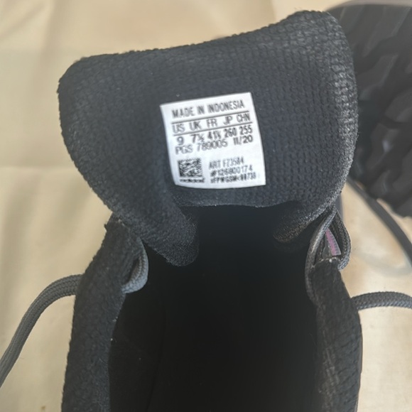 NWT! Adidas Women’s Run Falcon 2.0 Grey with lavender stripes. Running  - Size 9 - Picture 6 of 7